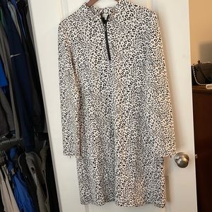 Tyler Boe Mockneck Shift dress. Large.
